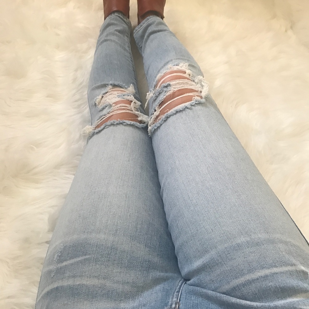 Destructed Skinny Jean - Picture 4 of 7
